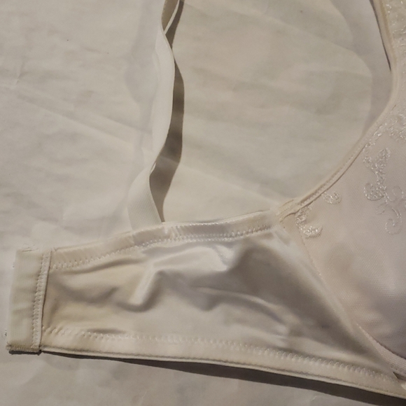 Bra - Picture 3 of 8